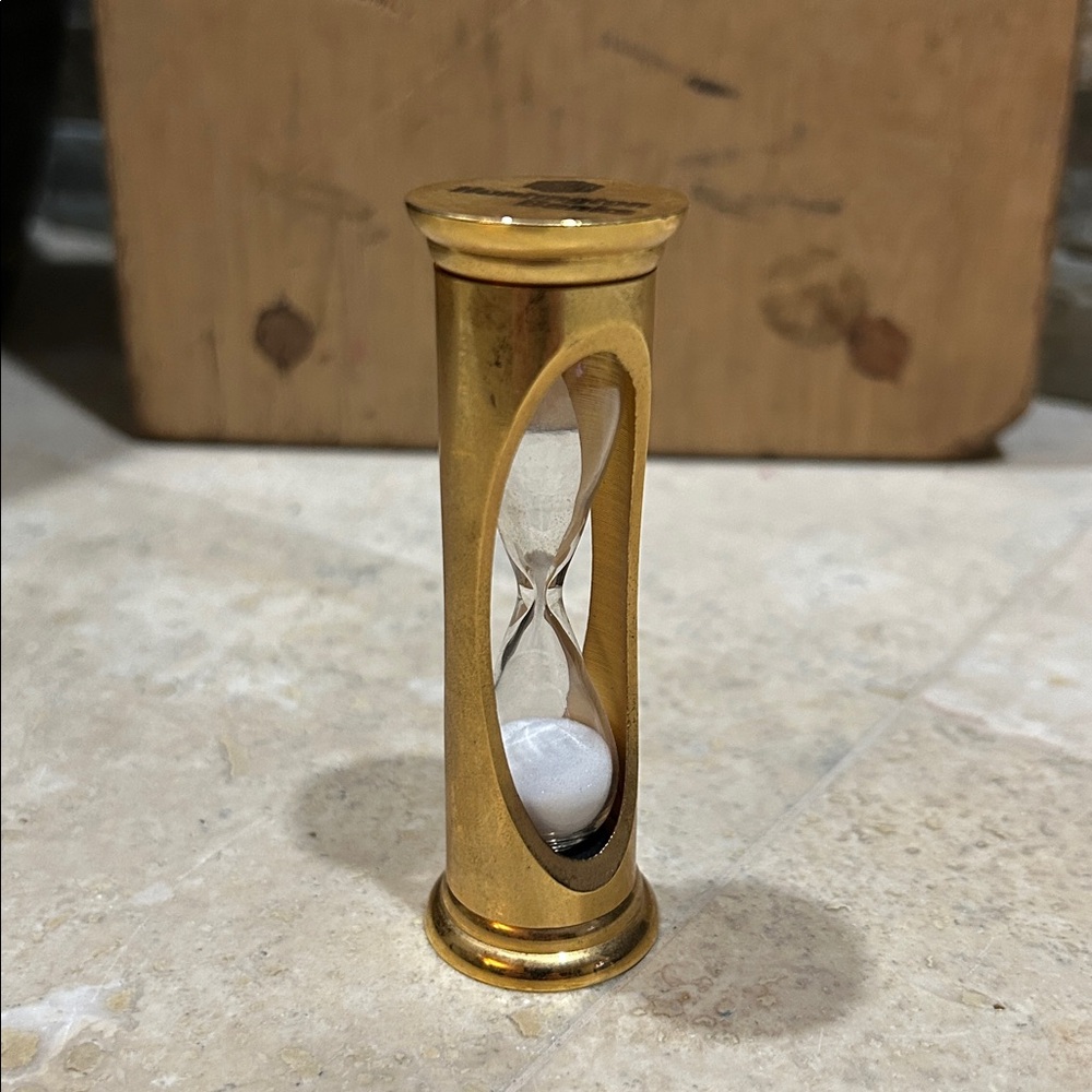 Vintage Brass 3 Minute Sandglass - Picture 2 of 10